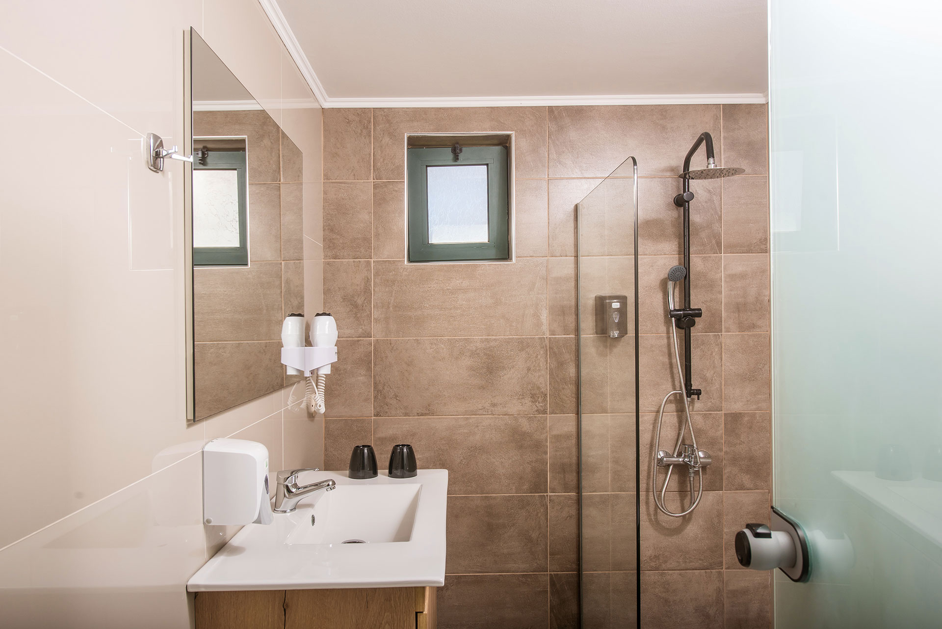 Gouves Park Double Room bathroom shower and washbasin