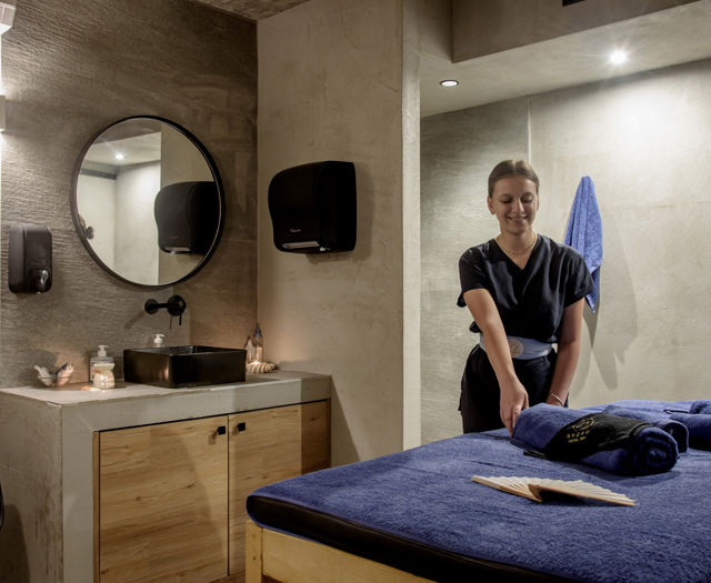 Gouves Park Spa massage table and amenities
