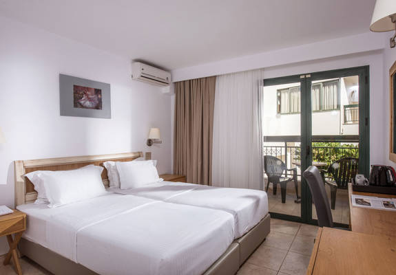 Gouves Park Double Room with double bed, balcony view and amenities