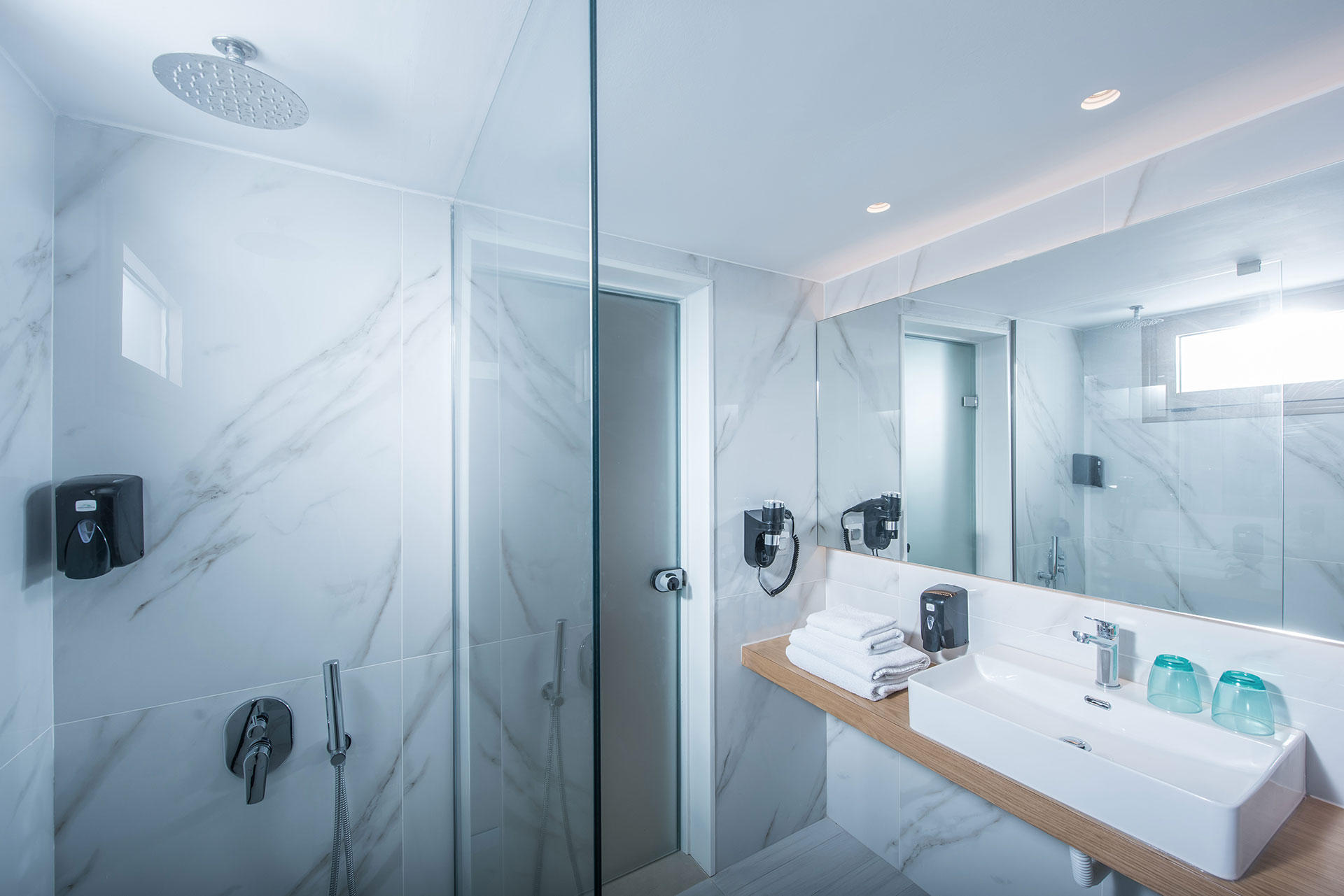 Gouves Park Family Suite bathroom