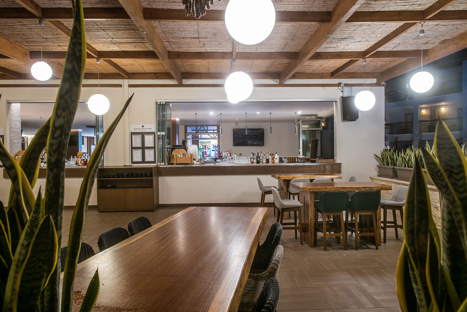 Gouves Park Apollon Bar sitting area