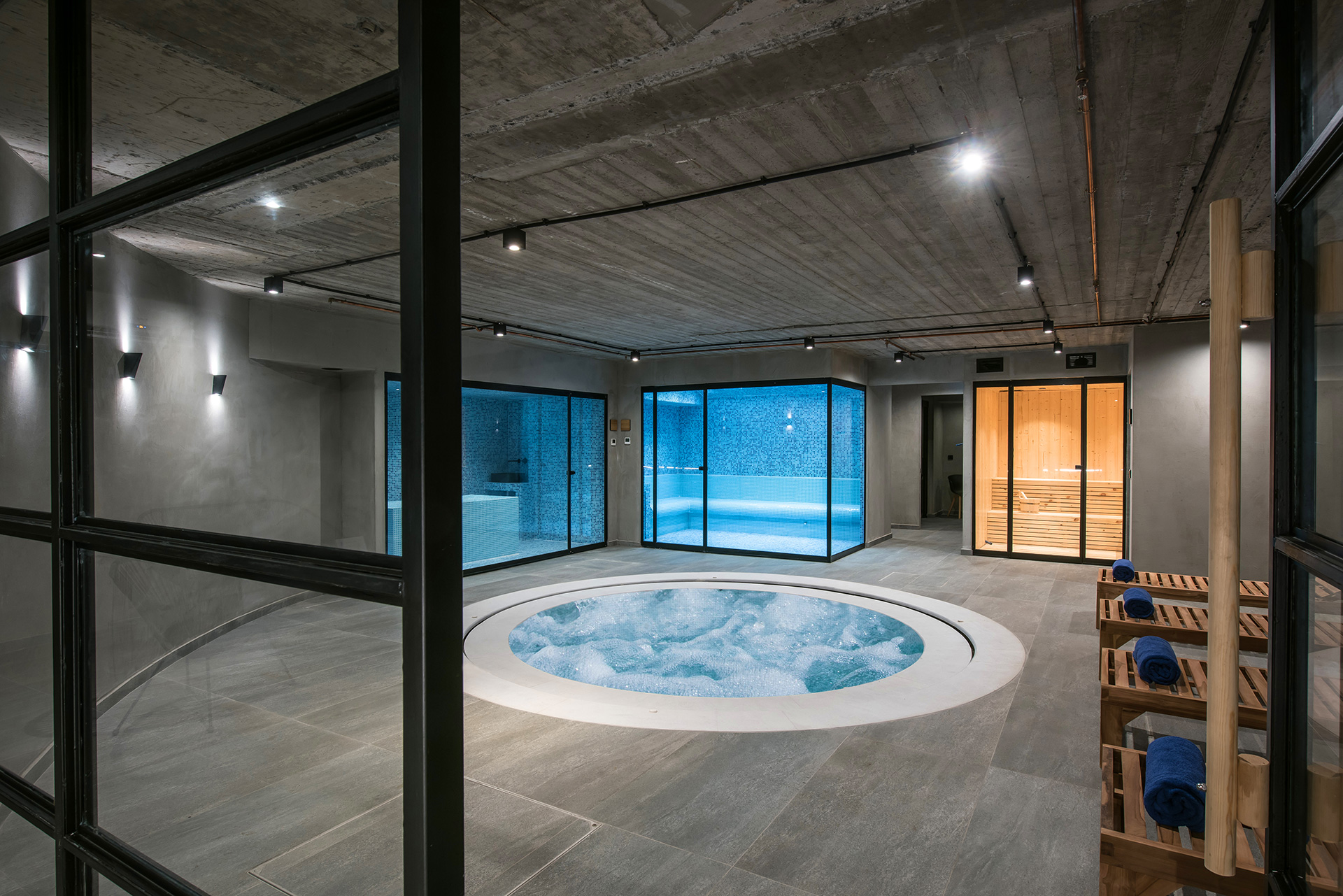 Gouves Park Spa jacuzzi area