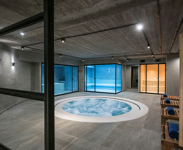 Gouves Park Spa jacuzzi area