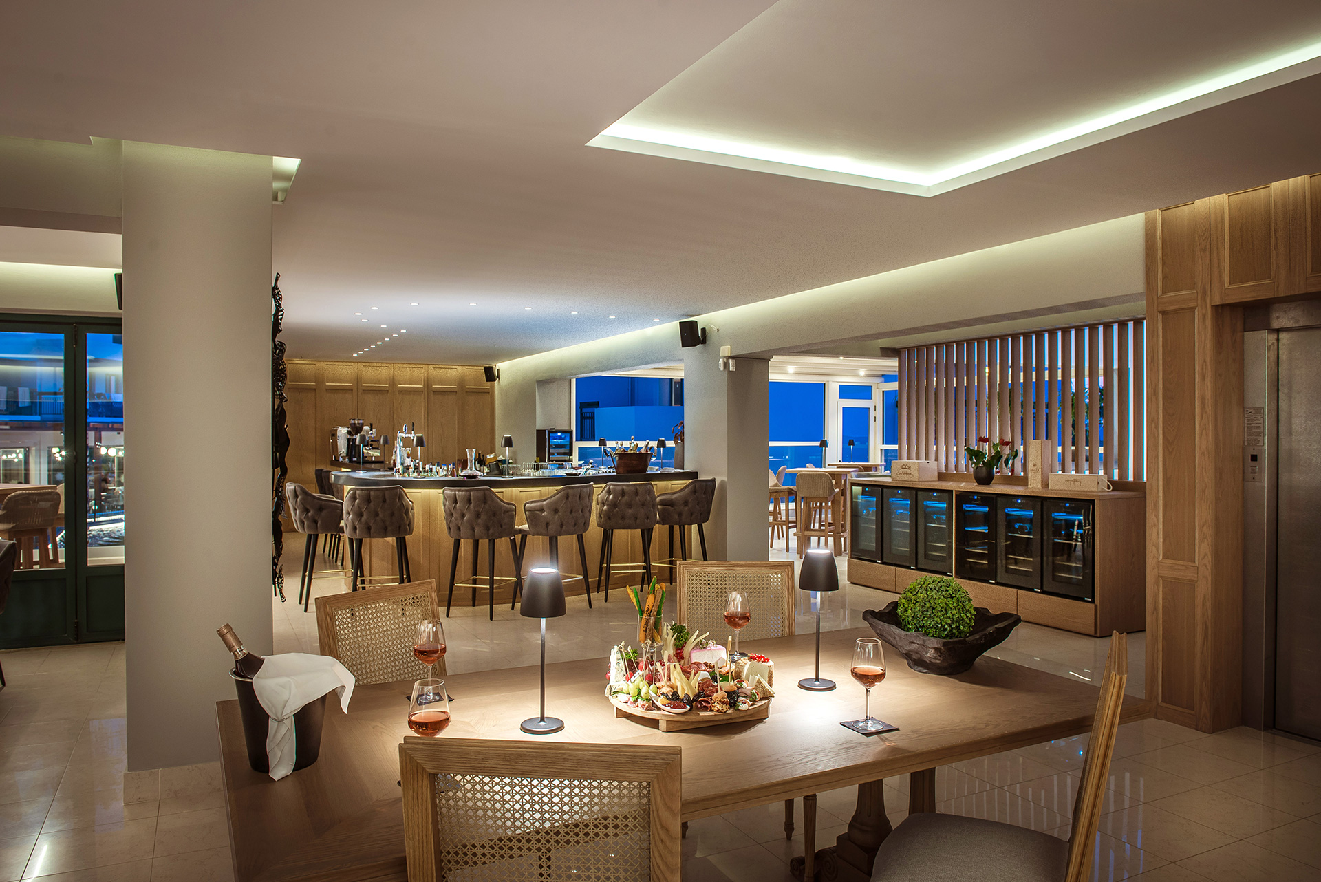 Gouves Park Hermes Wine Bar lounge