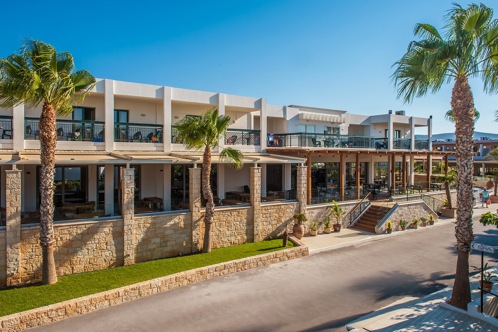 Gouves Park Restaurant Exterior